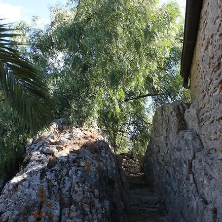 Rocca Del Vento Bed & Breakfast 3*